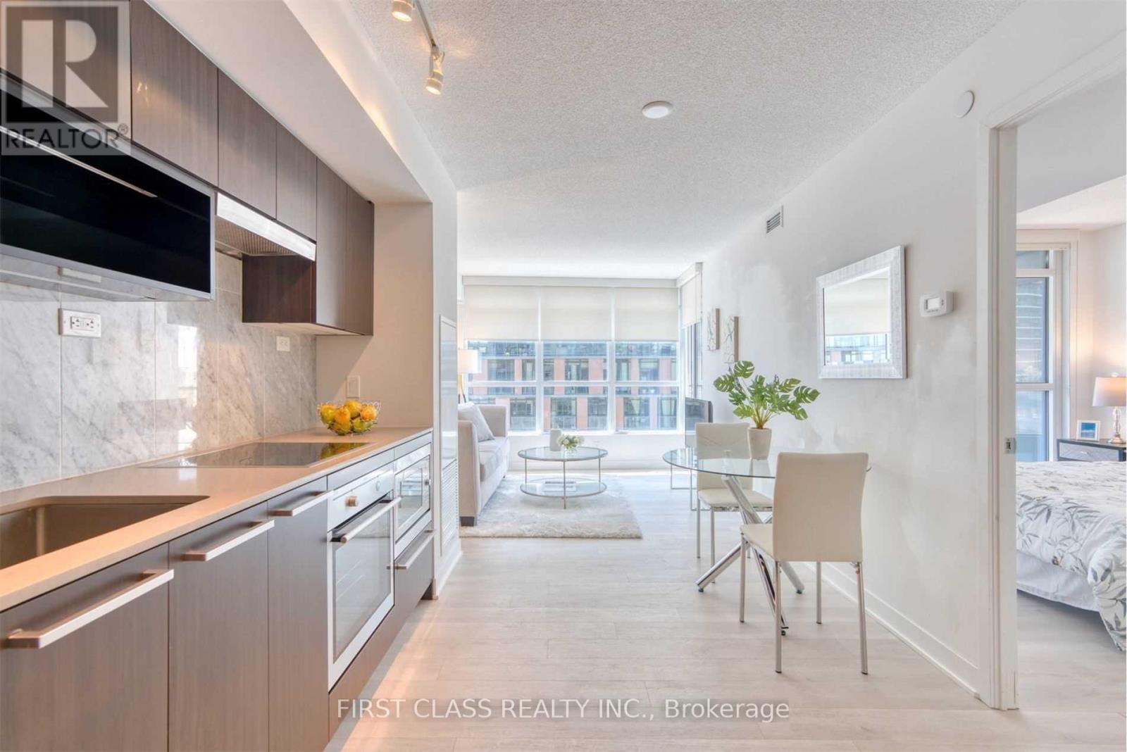 802 - 80 Queens Wharf Road, Toronto, Ontario  M5V 0J3 - Photo 2 - C13587732
