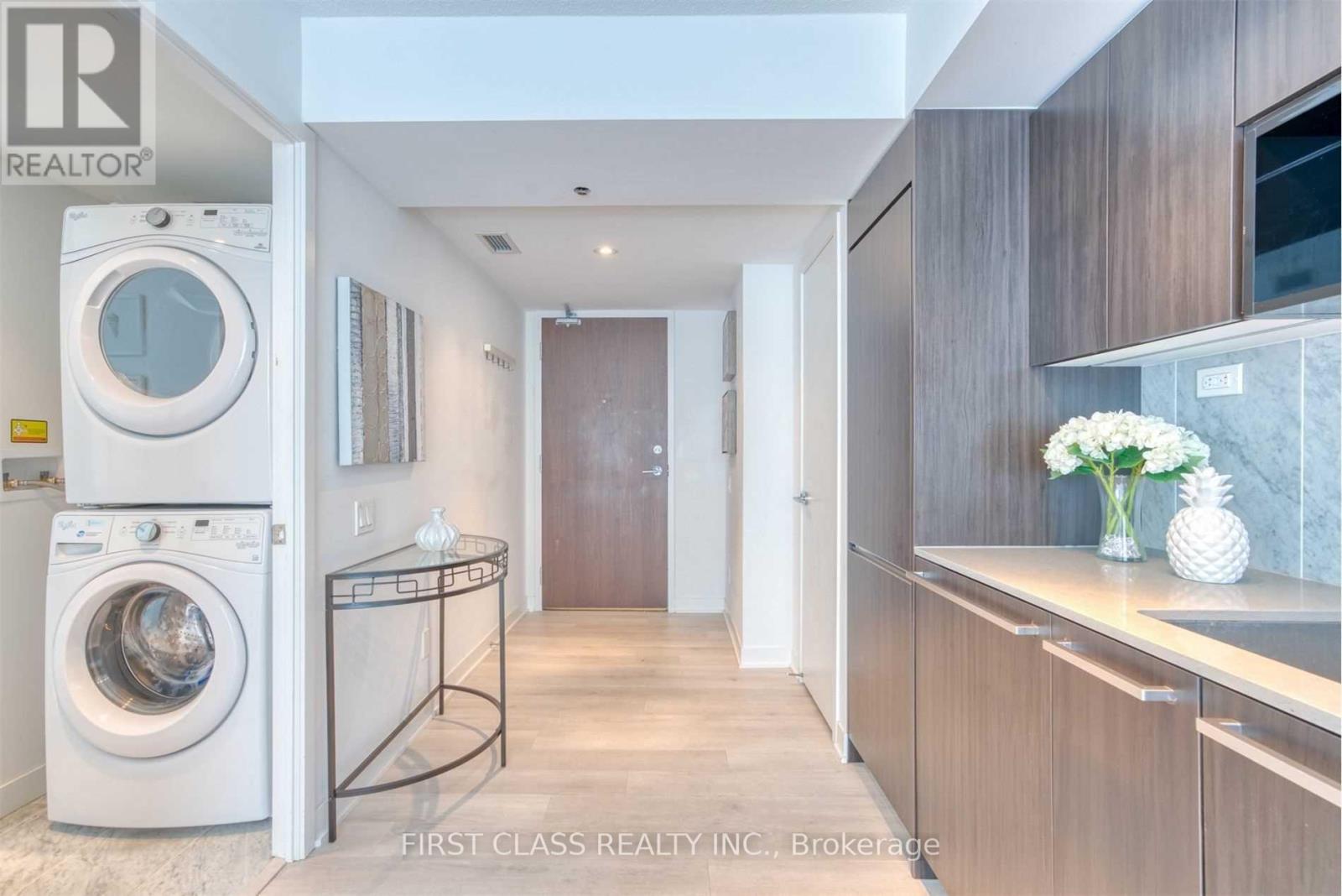 802 - 80 Queens Wharf Road, Toronto, Ontario  M5V 0J3 - Photo 4 - C13587732