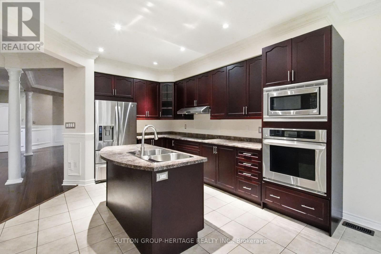 16 Shrewsbury Drive, Whitby, Ontario  L1M 0C7 - Photo 10 - E13587572