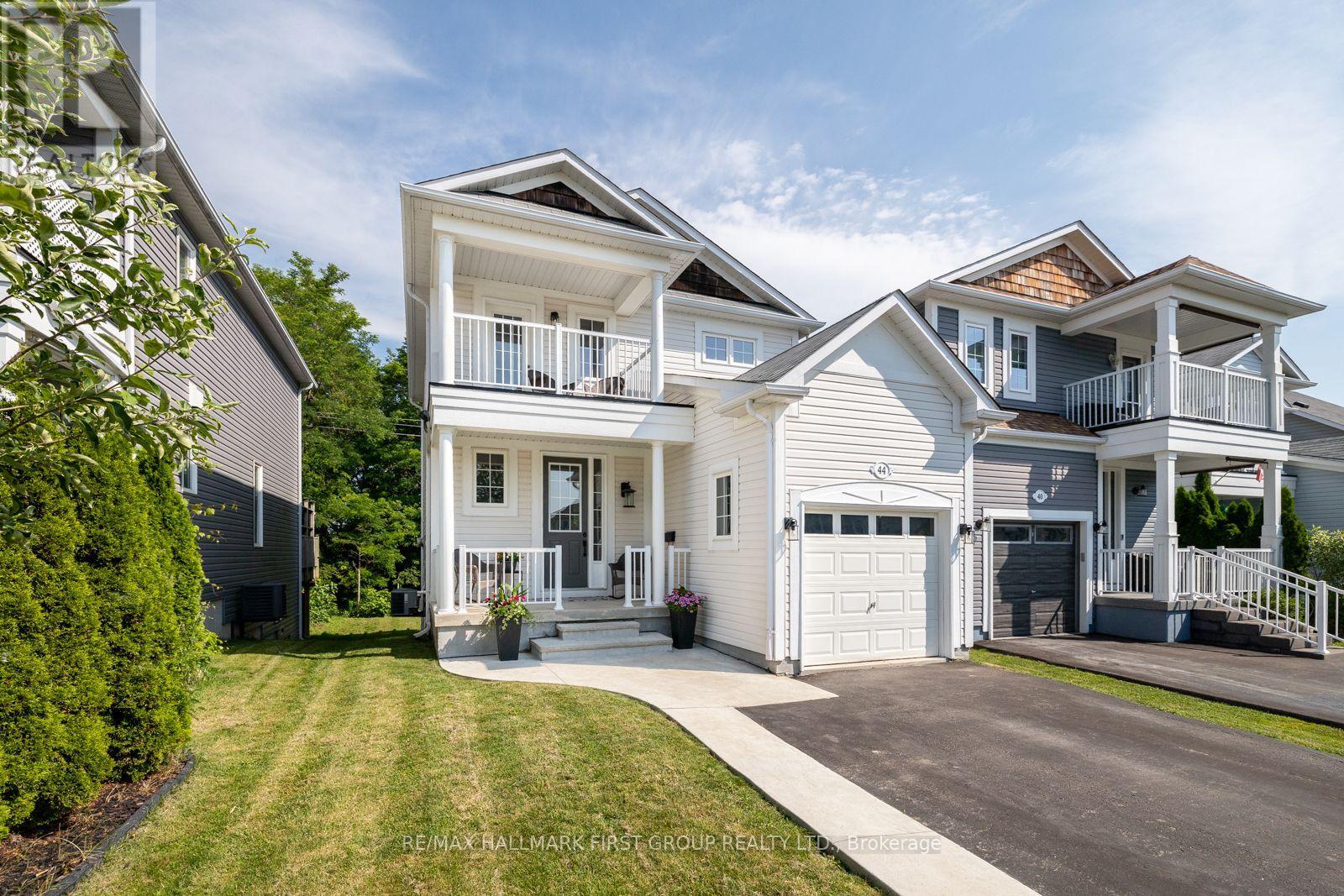 44 Milligan Street, Clarington, Ontario  L1B 1R6 - Photo 2 - E13587594