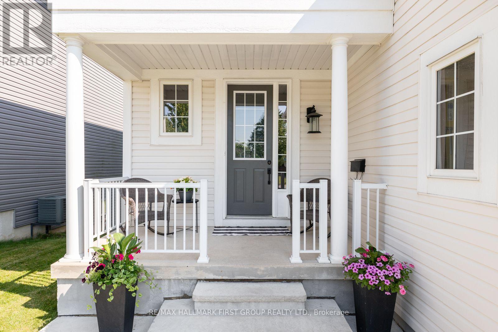 44 Milligan Street, Clarington, Ontario  L1B 1R6 - Photo 4 - E13587594