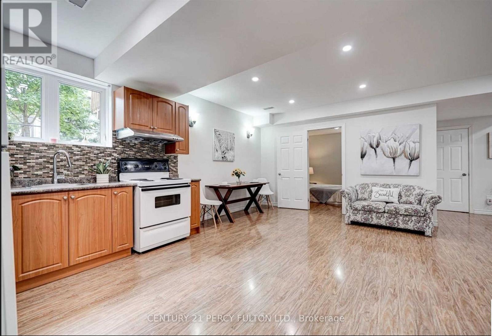 BSMT - 2359 PILGRIM SQUARE, Oshawa (Windfields)