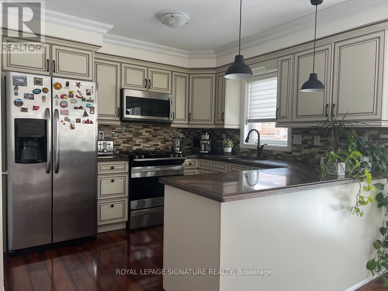 61 Kalmar Crescent, Richmond Hill, Ontario  L4E 3Z4 - Photo 8 - N13587728