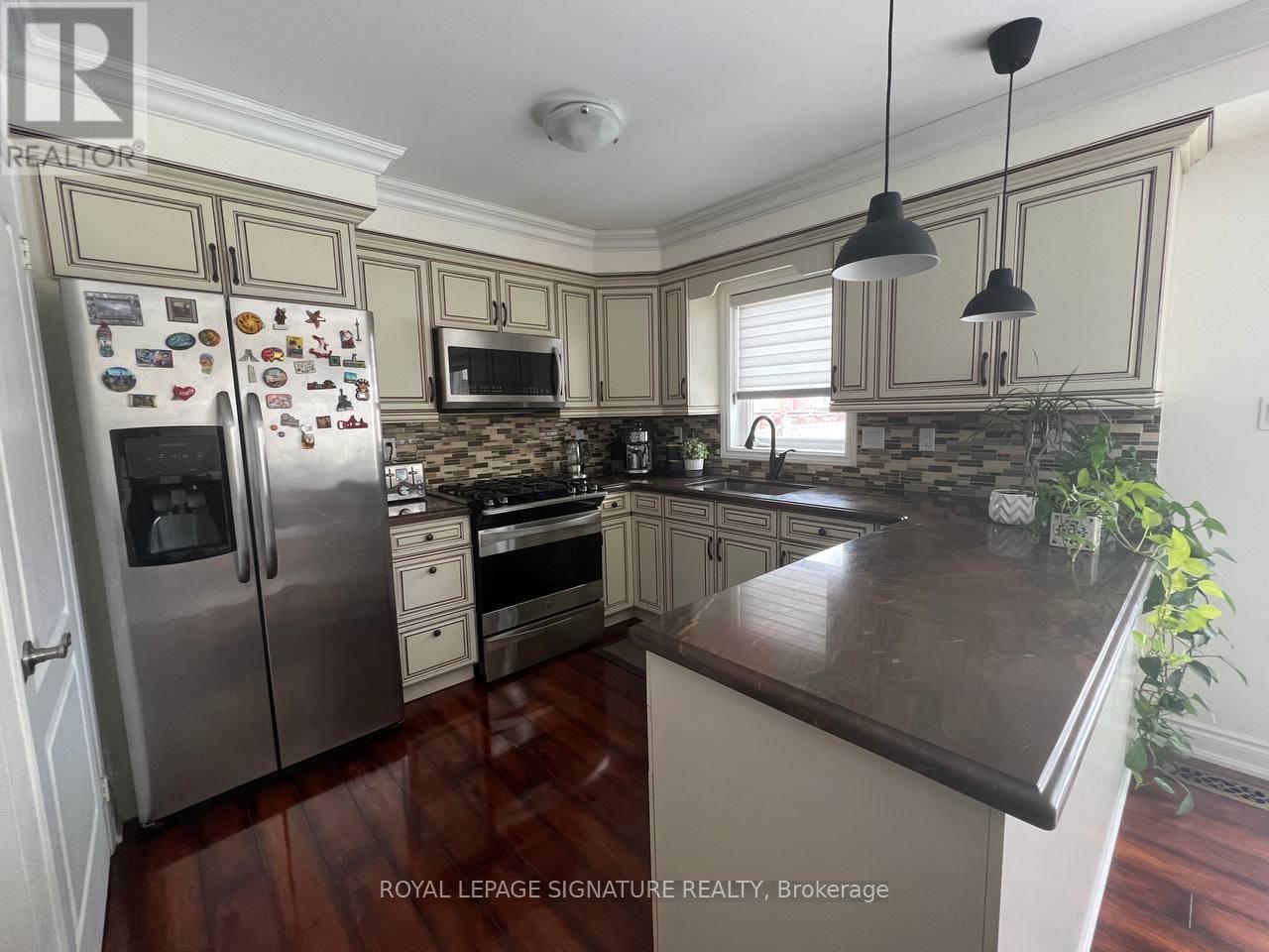 61 Kalmar Crescent, Richmond Hill, Ontario  L4E 3Z4 - Photo 9 - N13587728