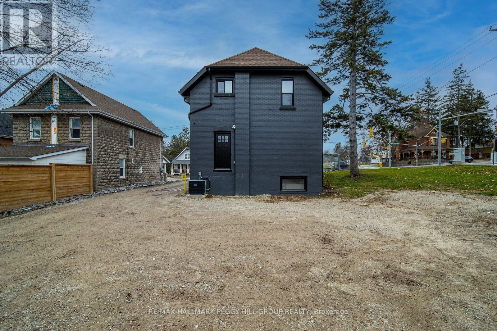 219 Bayfield Street, Barrie, Ontario  L4M 3B4 - Photo 12 - S13587606