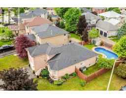 30 MCAVOY DRIVE, Barrie, Ontario