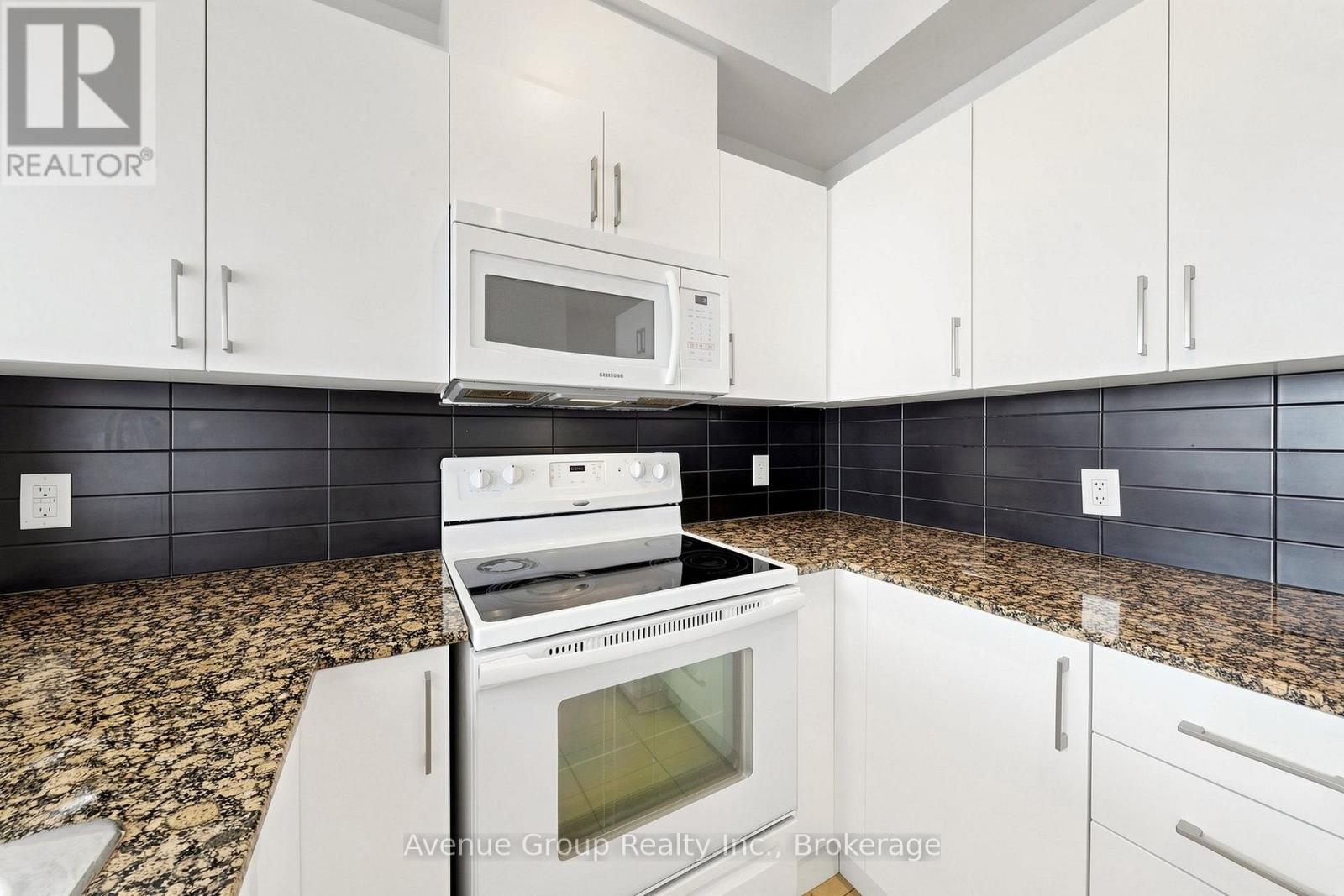 2801 - 3515 KARIYA DRIVE - Photo 11