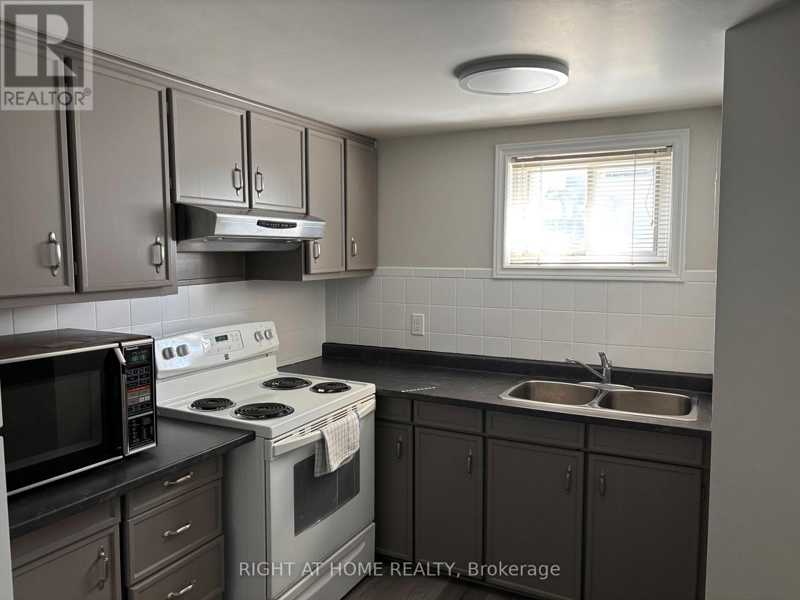 41 Deerhurst Avenue, Toronto, Ontario  M9N 3A6 - Photo 1 - W13587456