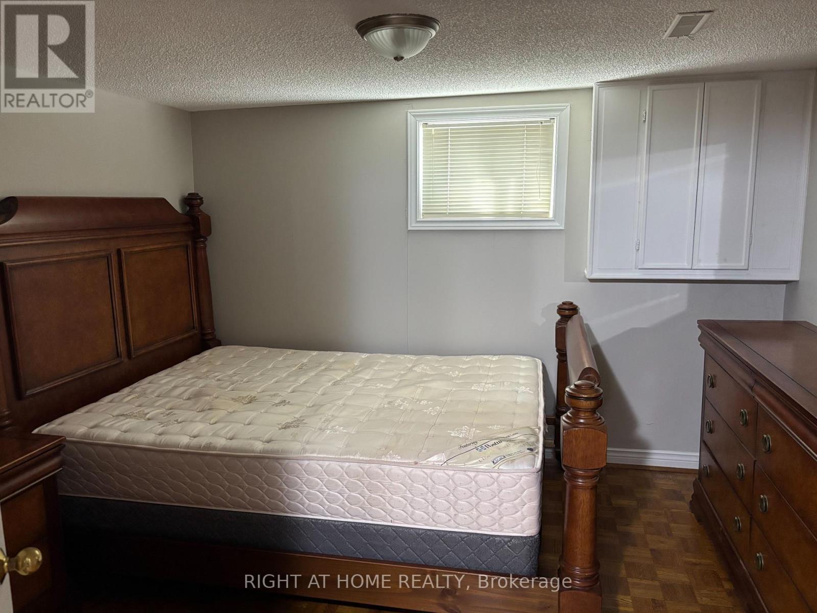 41 Deerhurst Avenue, Toronto, Ontario  M9N 3A6 - Photo 11 - W13587456