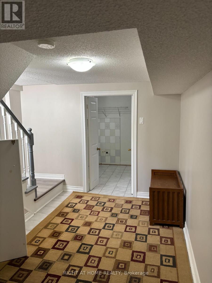 41 Deerhurst Avenue, Toronto, Ontario  M9N 3A6 - Photo 5 - W13587456