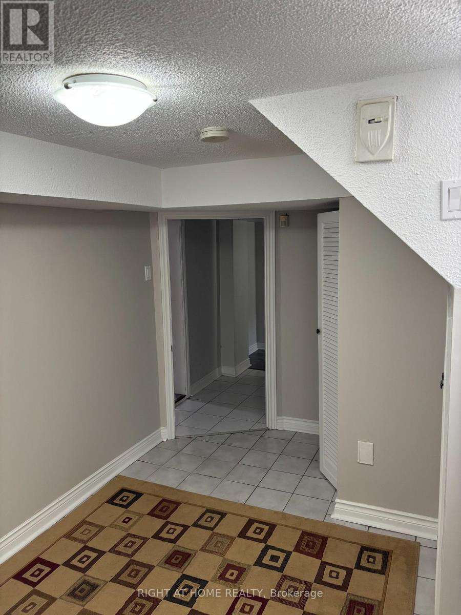 41 Deerhurst Avenue, Toronto, Ontario  M9N 3A6 - Photo 6 - W13587456