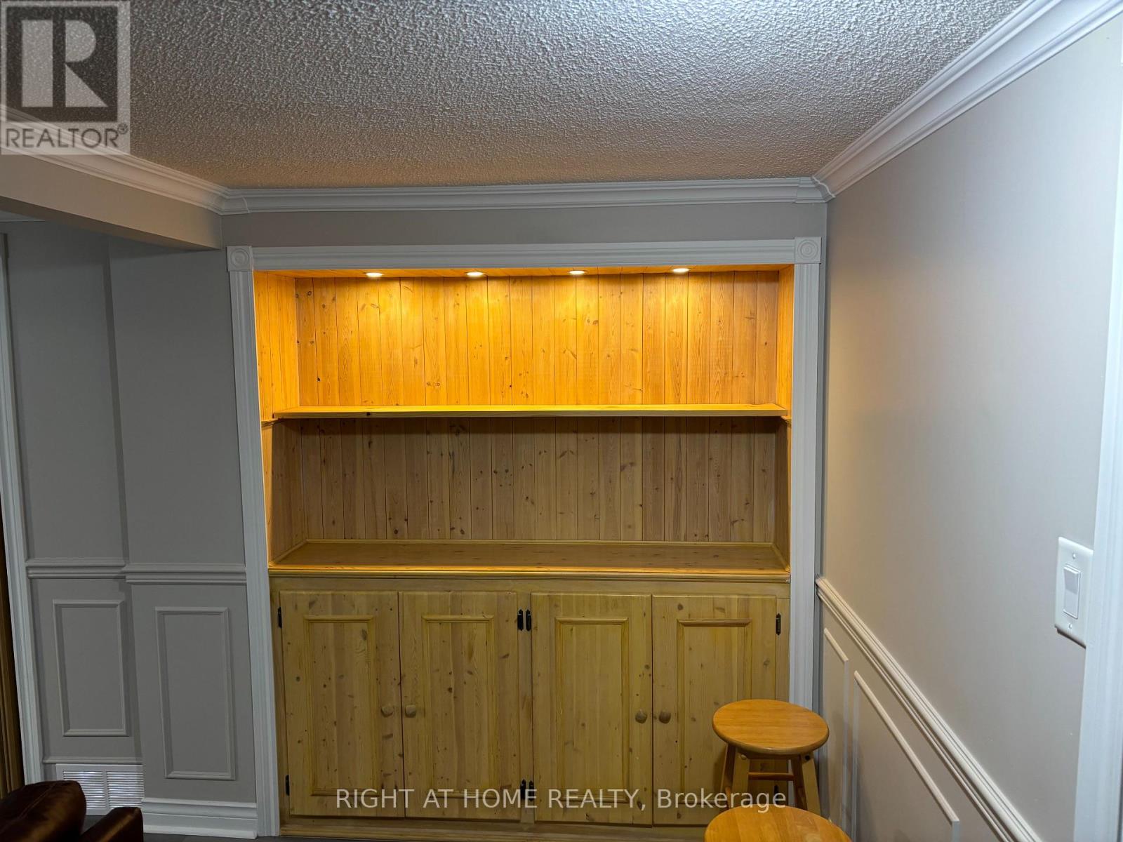 41 Deerhurst Avenue, Toronto, Ontario  M9N 3A6 - Photo 9 - W13587456