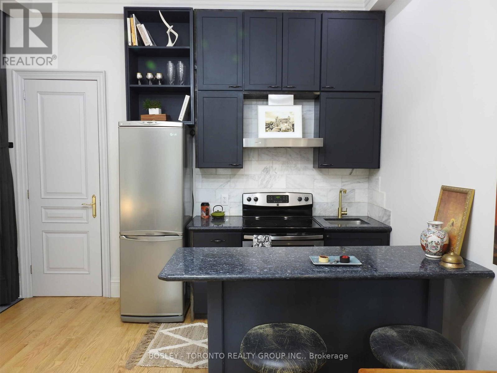 1 - 21 LANSDOWNE AVENUE - Photo 2