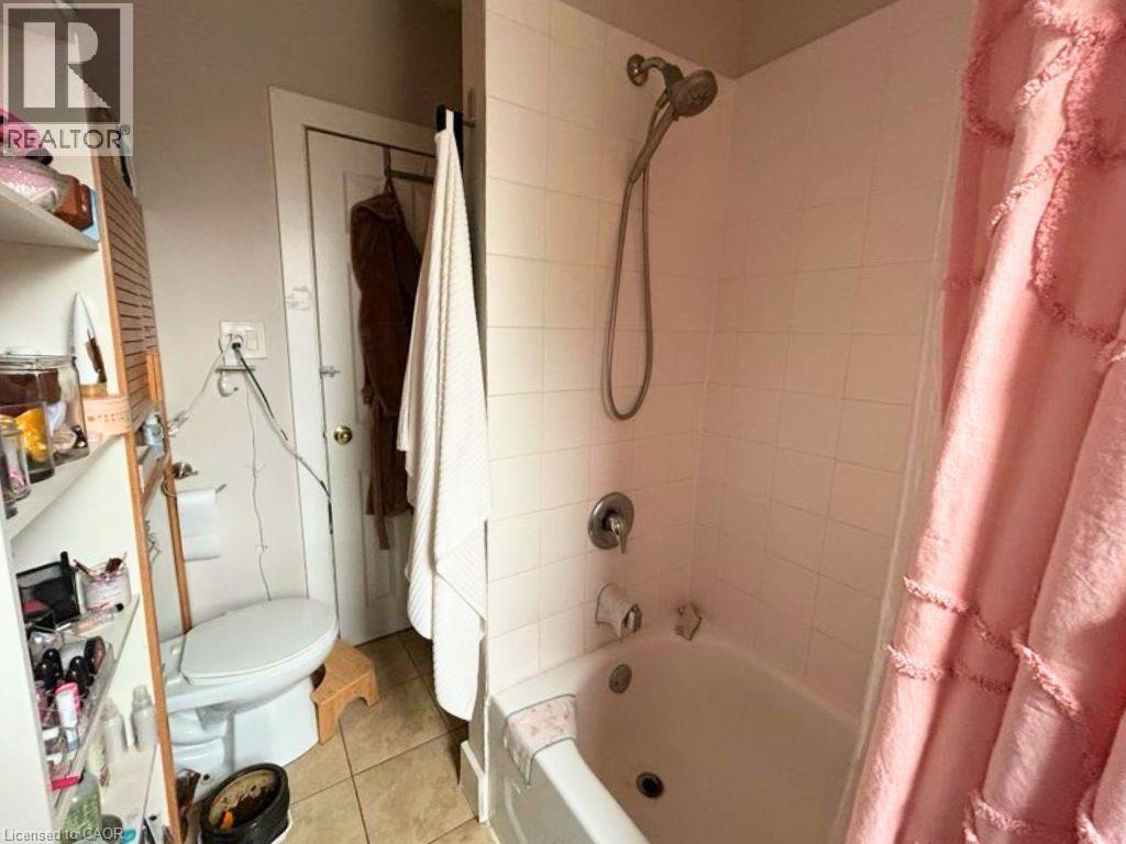9b Wentworth Street N Unit# Upper, Hamilton, Ontario  L8L 5T8 - Photo 11 - 40848764