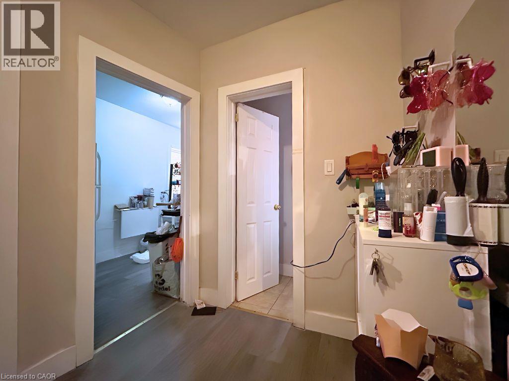 9b Wentworth Street N Unit# Upper, Hamilton, Ontario  L8L 5T8 - Photo 2 - 40848764