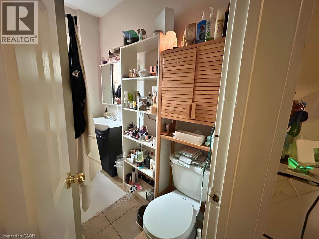 9b Wentworth Street N Unit# Upper, Hamilton, Ontario  L8L 5T8 - Photo 10 - 40848764