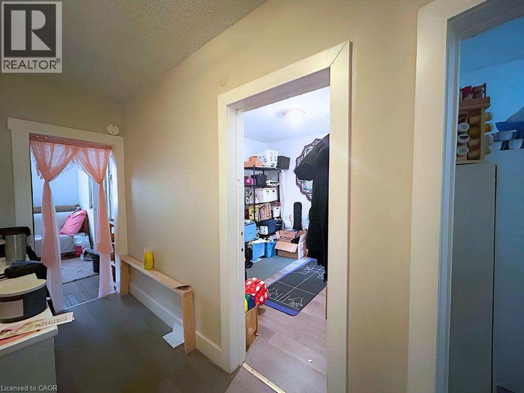 9b Wentworth Street N Unit# Upper, Hamilton, Ontario  L8L 5T8 - Photo 3 - 40848764