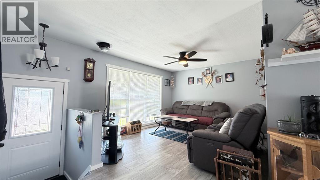 90 4 Street E, Lashburn, Saskatchewan  S0M 1H0 - Photo 12 - A2327647