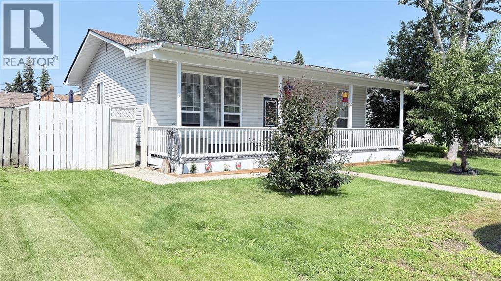 90 4 Street E, Lashburn, Saskatchewan  S0M 1H0 - Photo 1 - A2327647