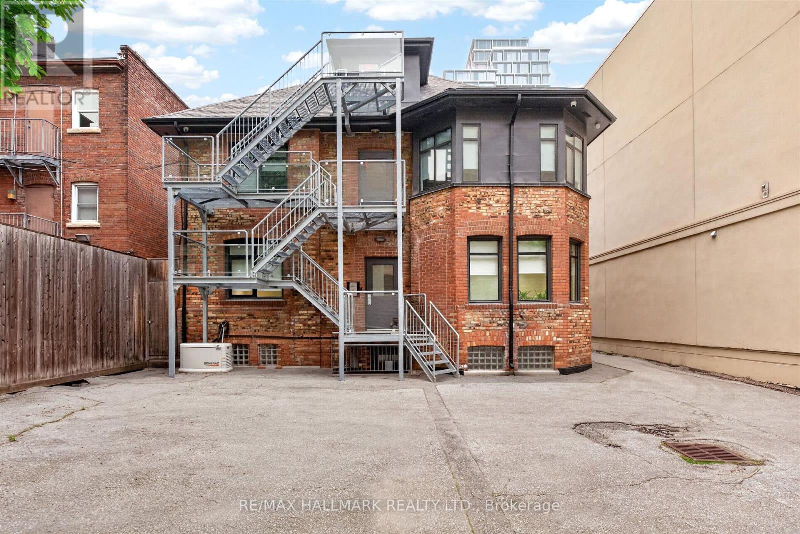3 Rowanwood Avenue E, Toronto, Ontario  M4W 1Y5 - Photo 9 - C13562128