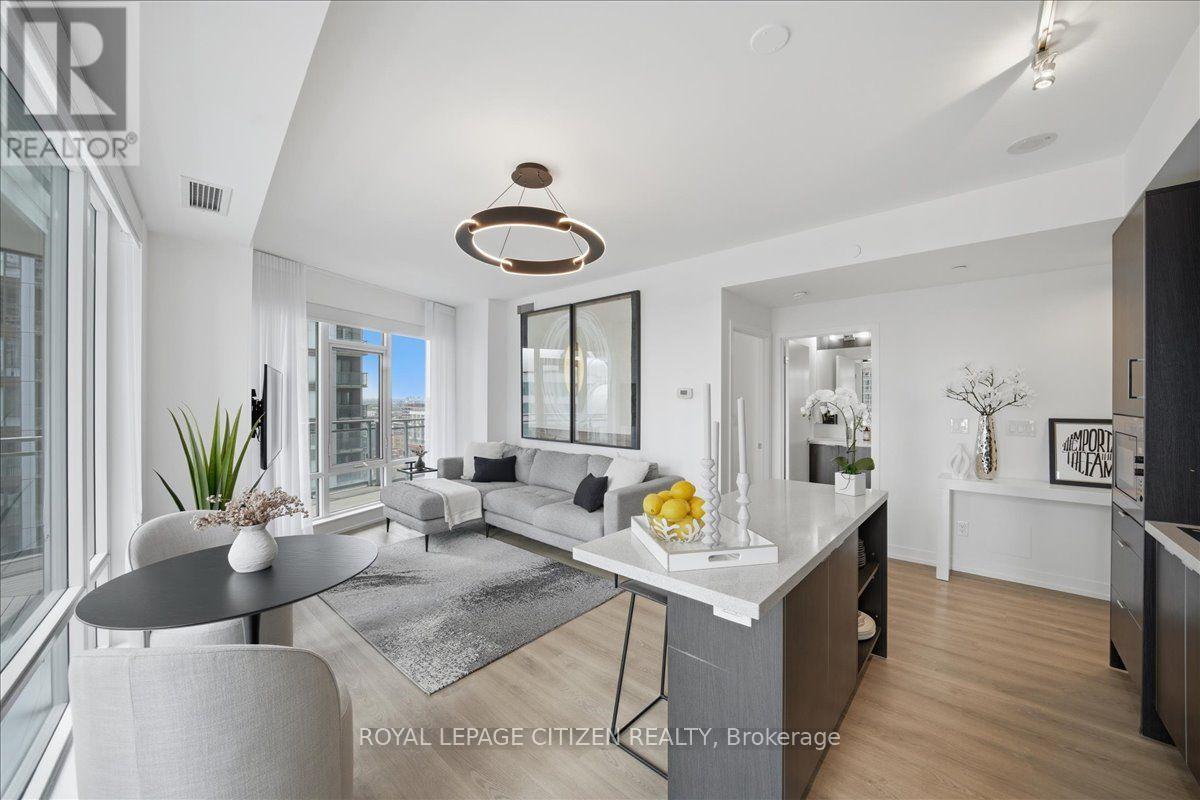 <div class="slider-price">$898,000</div><p>1911 - 21 Widmer Street, Toronto, Ontario</p>