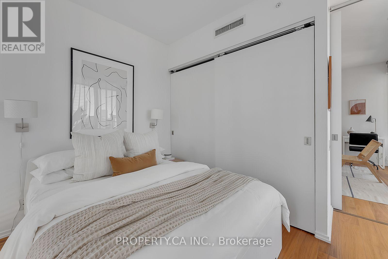 2309 - 125 Peter Street, Toronto, Ontario  M5V 0M2 - Photo 10 - C13587860