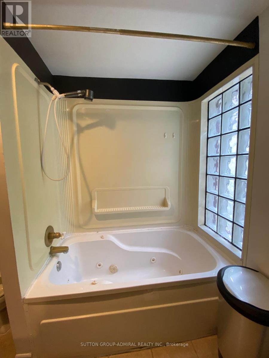 2nd Floor - 177 Logan Avenue, Toronto, Ontario  M4M 2N2 - Photo 10 - E13587862