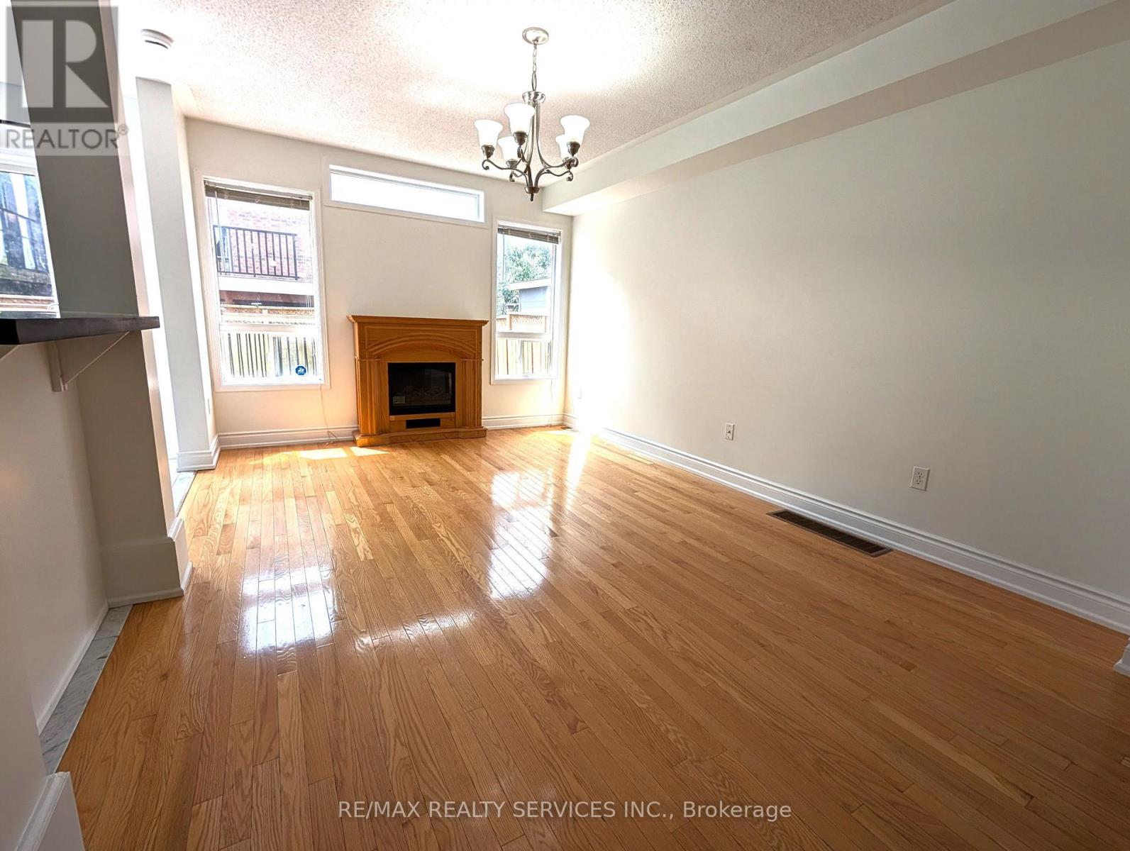 69 Vessel Crescent, Toronto, Ontario  M1C 5K7 - Photo 4 - E13587894