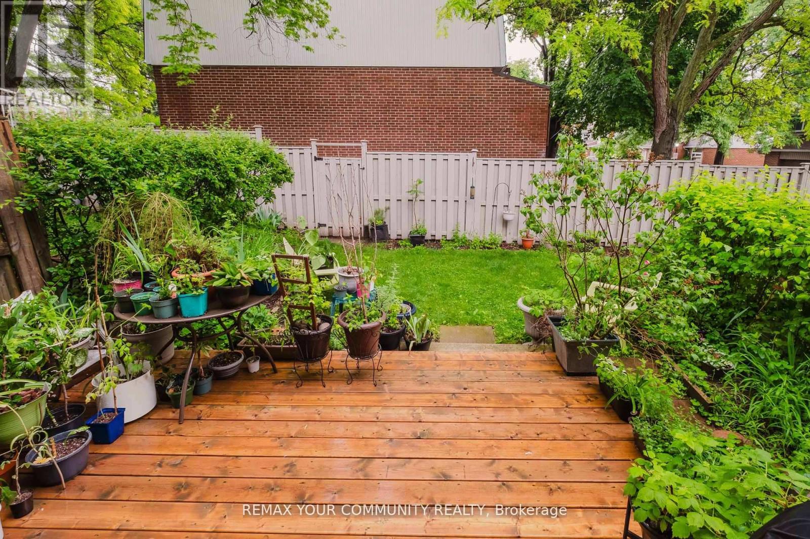 27 Dunkeld Way, Markham, Ontario  L3T 4Y8 - Photo 4 - N13587920