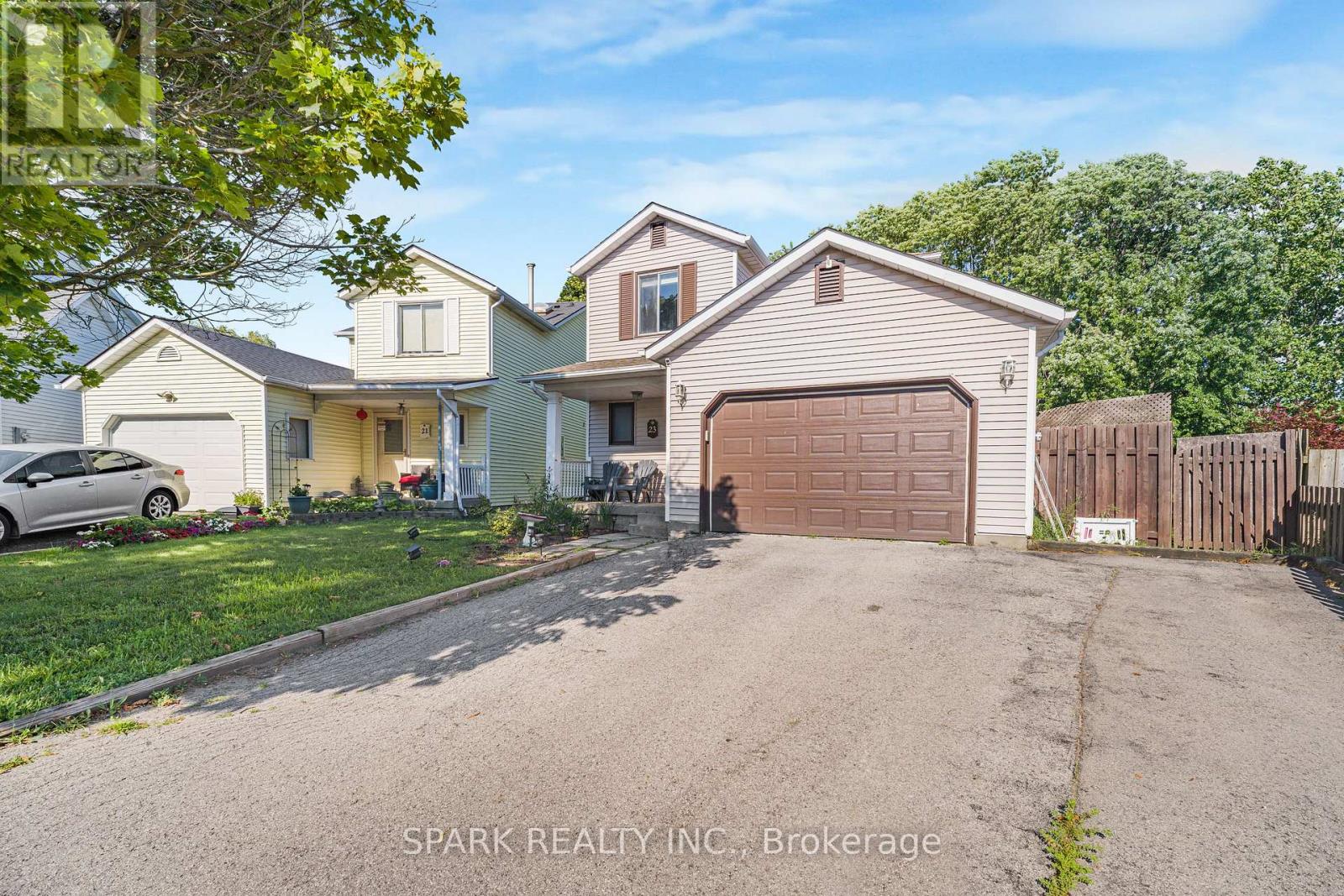 23 Rannie Court, Thorold, Ontario  L2V 4X2 - Photo 3 - X13587786