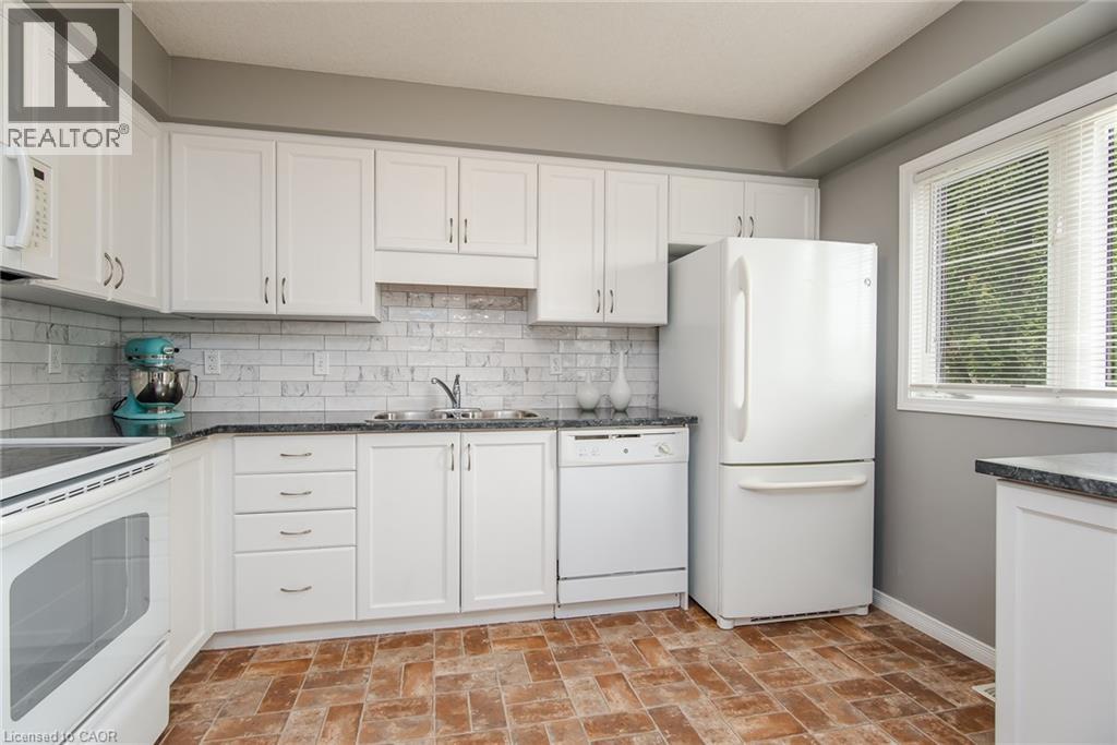 38 David Bergey Drive, Kitchener, Ontario N2E 0B1 - Photo 8 - 40849038