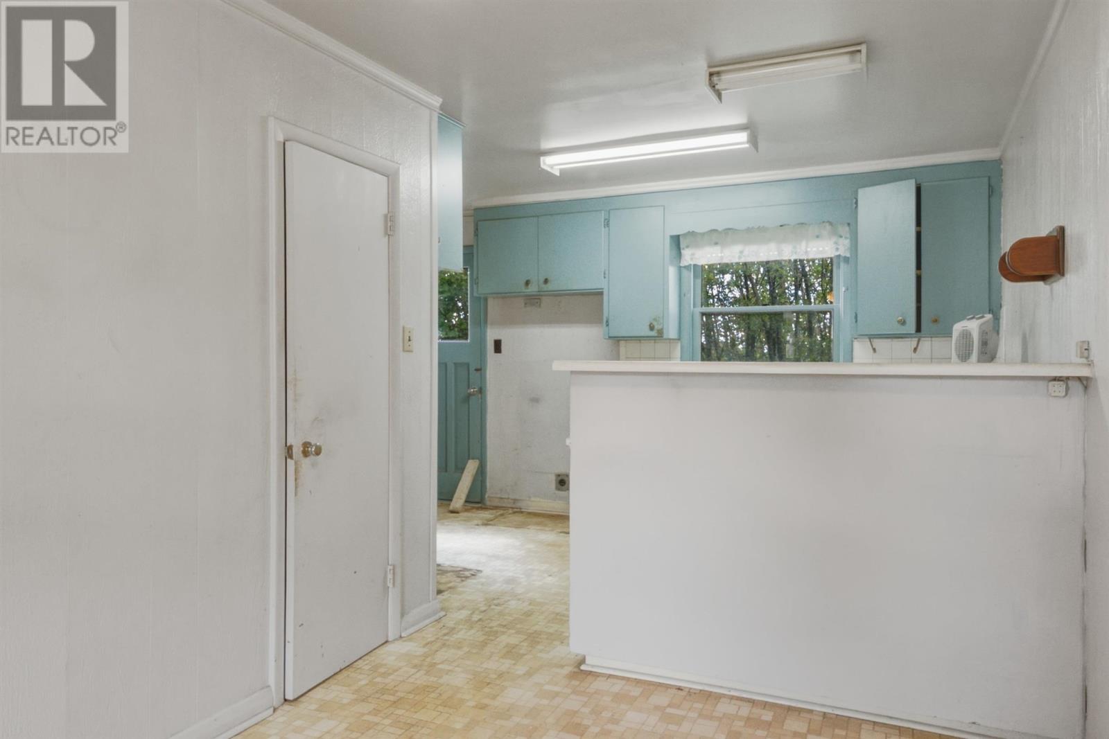 4 Macfarlane Rd, Elliot Lake, Ontario  P5A 1L1 - Photo 5 - SM261479