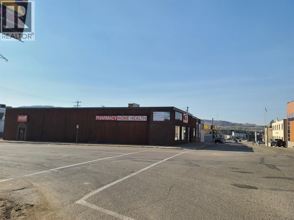 10013 100 Avenue, Peace River, Alberta  T8S 2A5 - Photo 3 - A2298525