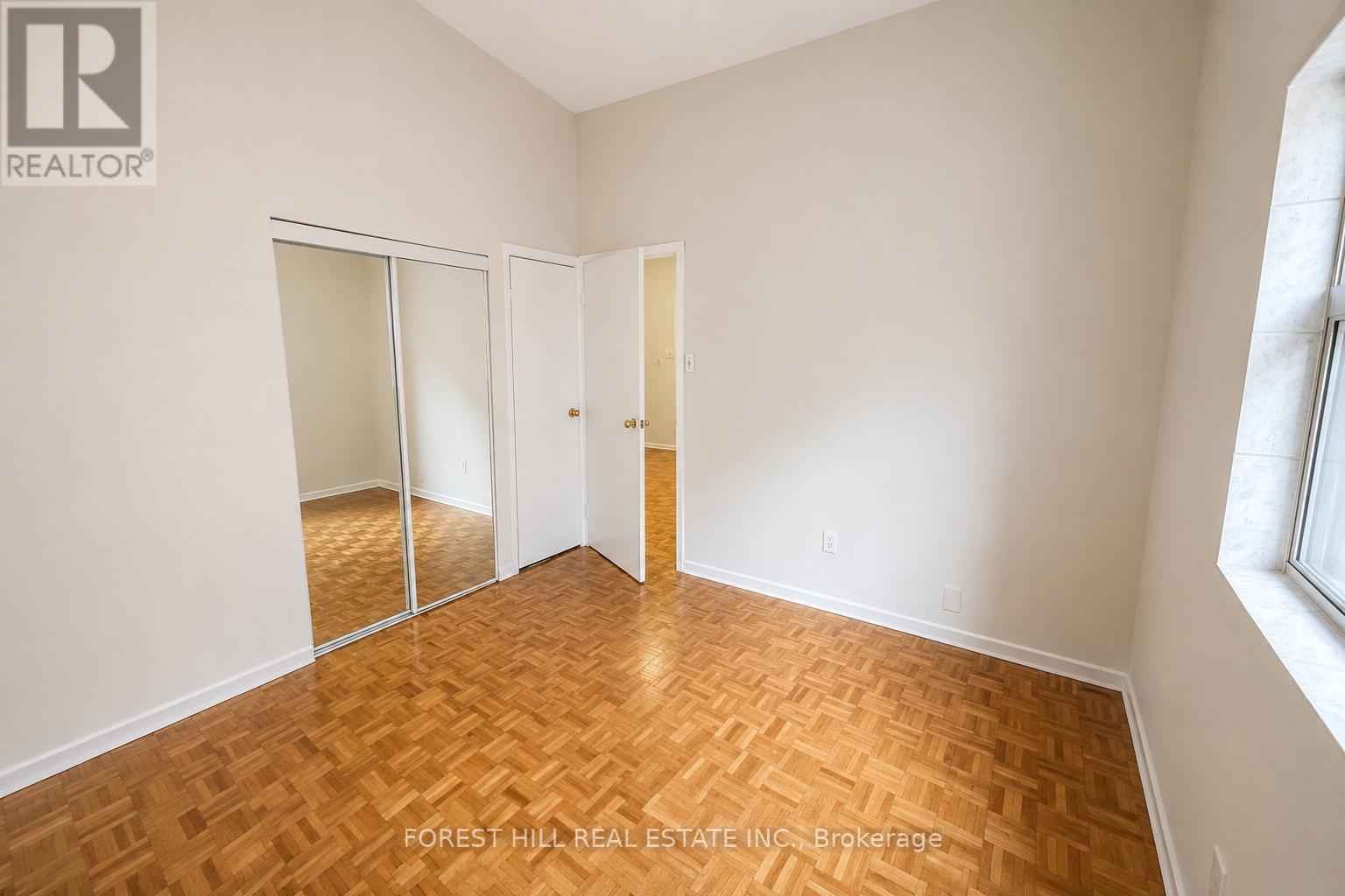 301 - 126 Dundas Street E, Toronto, Ontario  M5B 1E2 - Photo 4 - C13587974