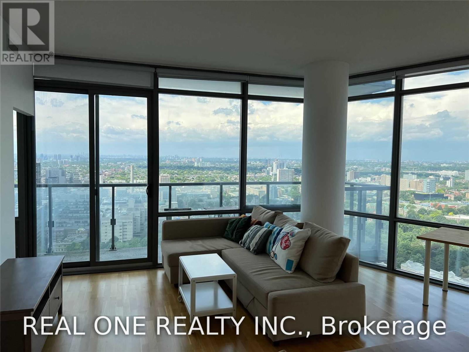 3903 - 832 Bay Street, Toronto, Ontario  M5S 1Z6 - Photo 2 - C13587980