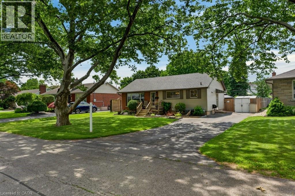 15 Roxanne Drive, St. Catharines, Ontario  L2M 3G8 - Photo 2 - 40841463