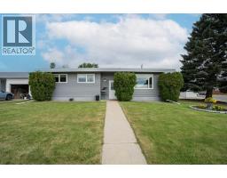 1102 Lakeview Drive S, Lethbridge, Alberta