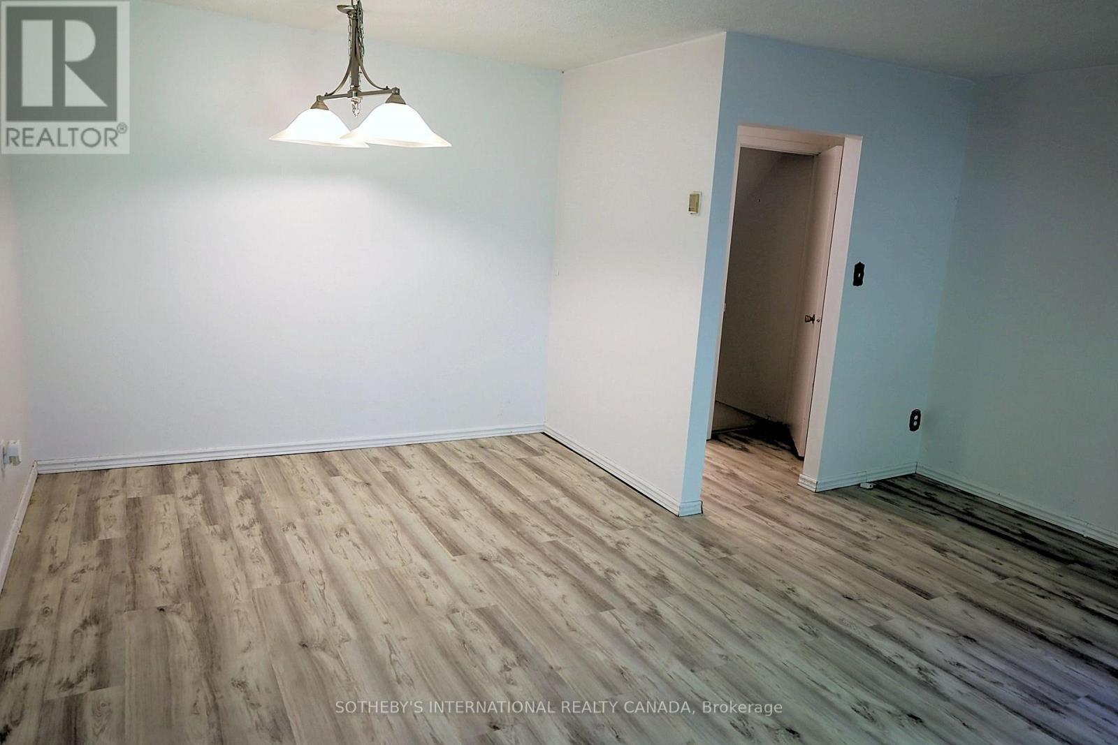 80 Halsey Avenue, Toronto, Ontario  M4B 1A9 - Photo 4 - E13587992