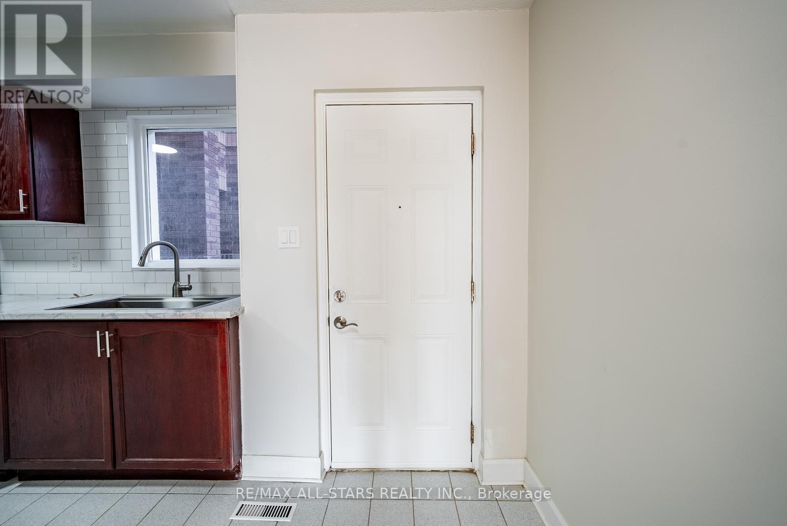 132 - 12421 Ninth Line, Whitchurch-Stouffville, Ontario  L4A 1J3 - Photo 6 - N13587990