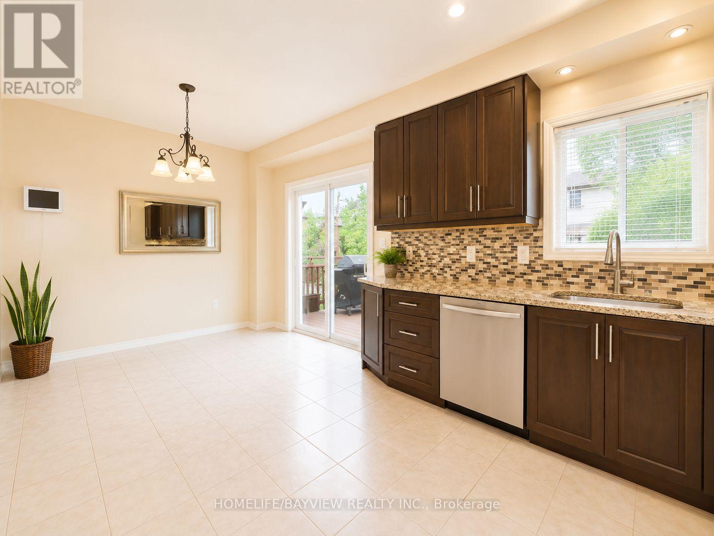 Main - 87 English Oak Drive, Richmond Hill, Ontario  L4E 3X4 - Photo 4 - N13588044