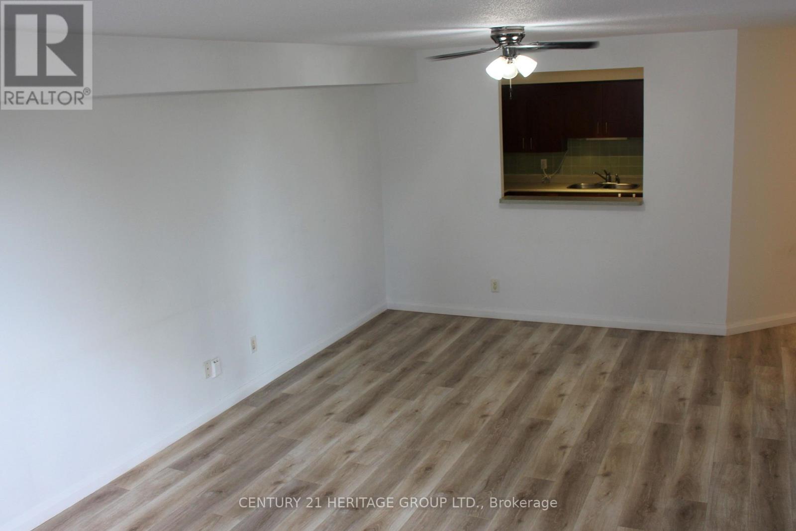 204 - 260 Davis Drive, Newmarket, Ontario  L3Y 7C3 - Photo 3 - N13588072