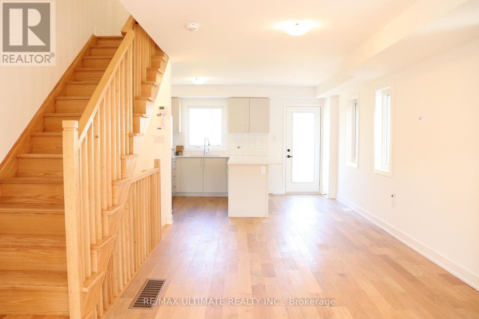 61 Flan Boulevard, Barrie, Ontario L9J 1C6 - Photo 13 - S13587954