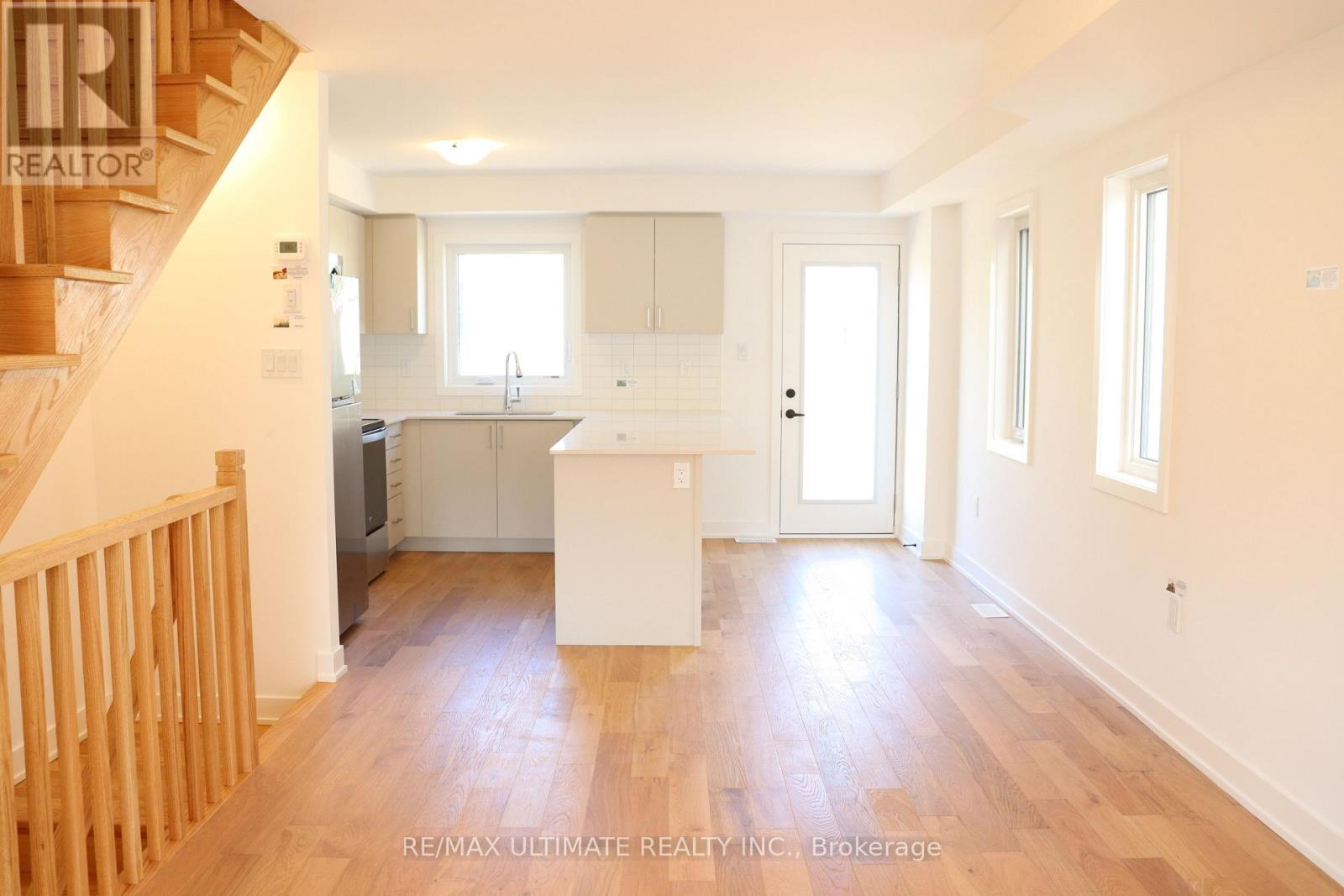61 Flan Boulevard, Barrie, Ontario L9J 1C6 - Photo 15 - S13587954