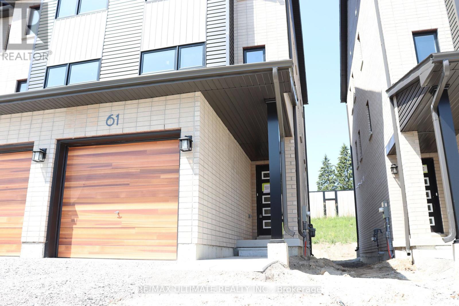61 Flan Boulevard, Barrie, Ontario L9J 1C6 - Photo 2 - S13587954