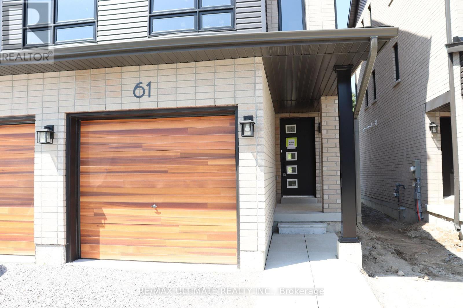 61 Flan Boulevard, Barrie, Ontario L9J 1C6 - Photo 3 - S13587954