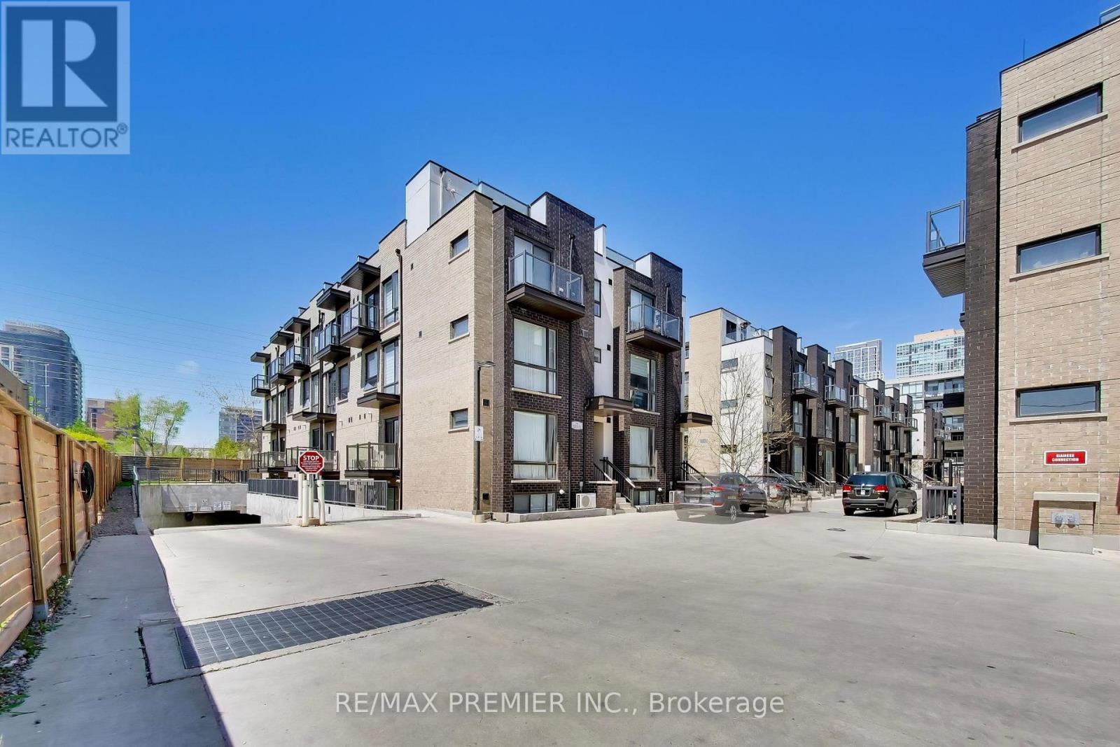 141 - 34 Fieldway Road, Toronto, Ontario  M8Z 3L2 - Photo 2 - W13588050