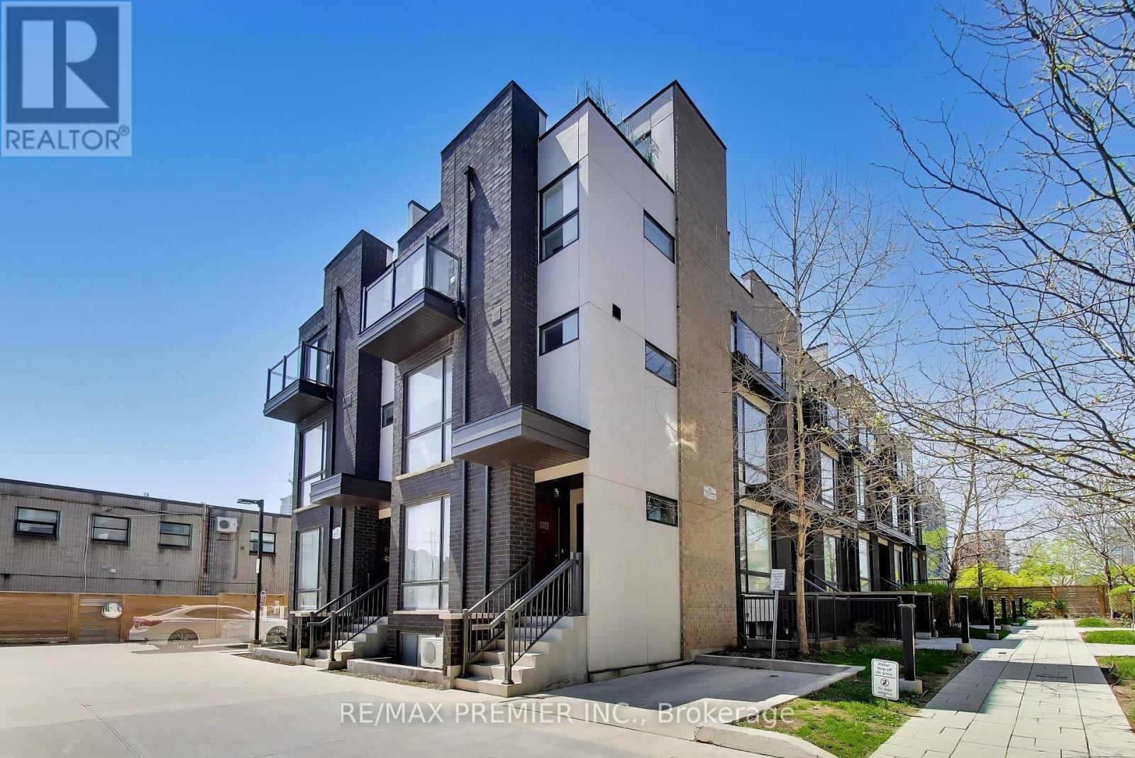 141 - 34 Fieldway Road, Toronto, Ontario  M8Z 3L2 - Photo 3 - W13588050