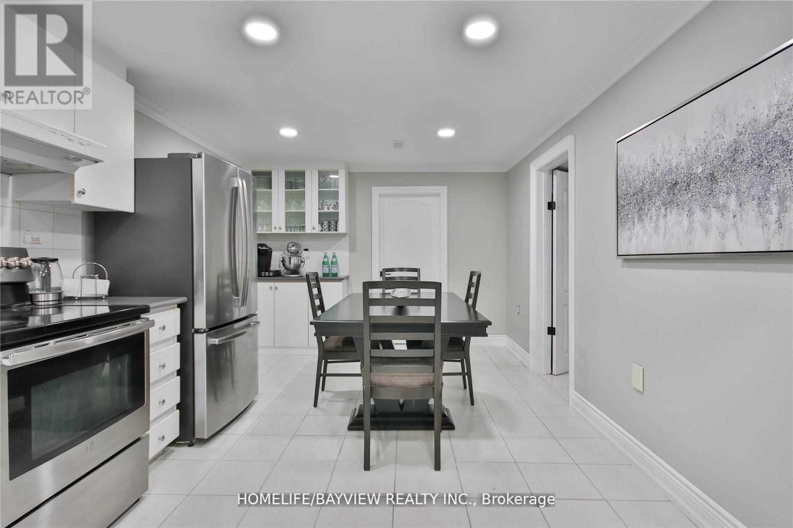 72 Keegan (Lower) Crescent, Toronto, Ontario  M3J 1G2 - Photo 8 - W13588080