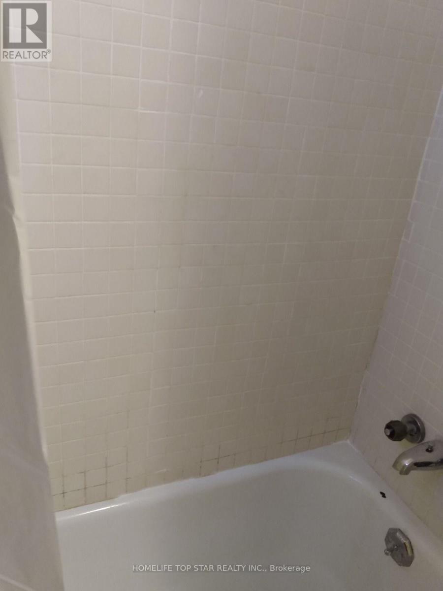 37 Macdonald Avenue, Toronto, Ontario  M9N 2E3 - Photo 3 - W13588200