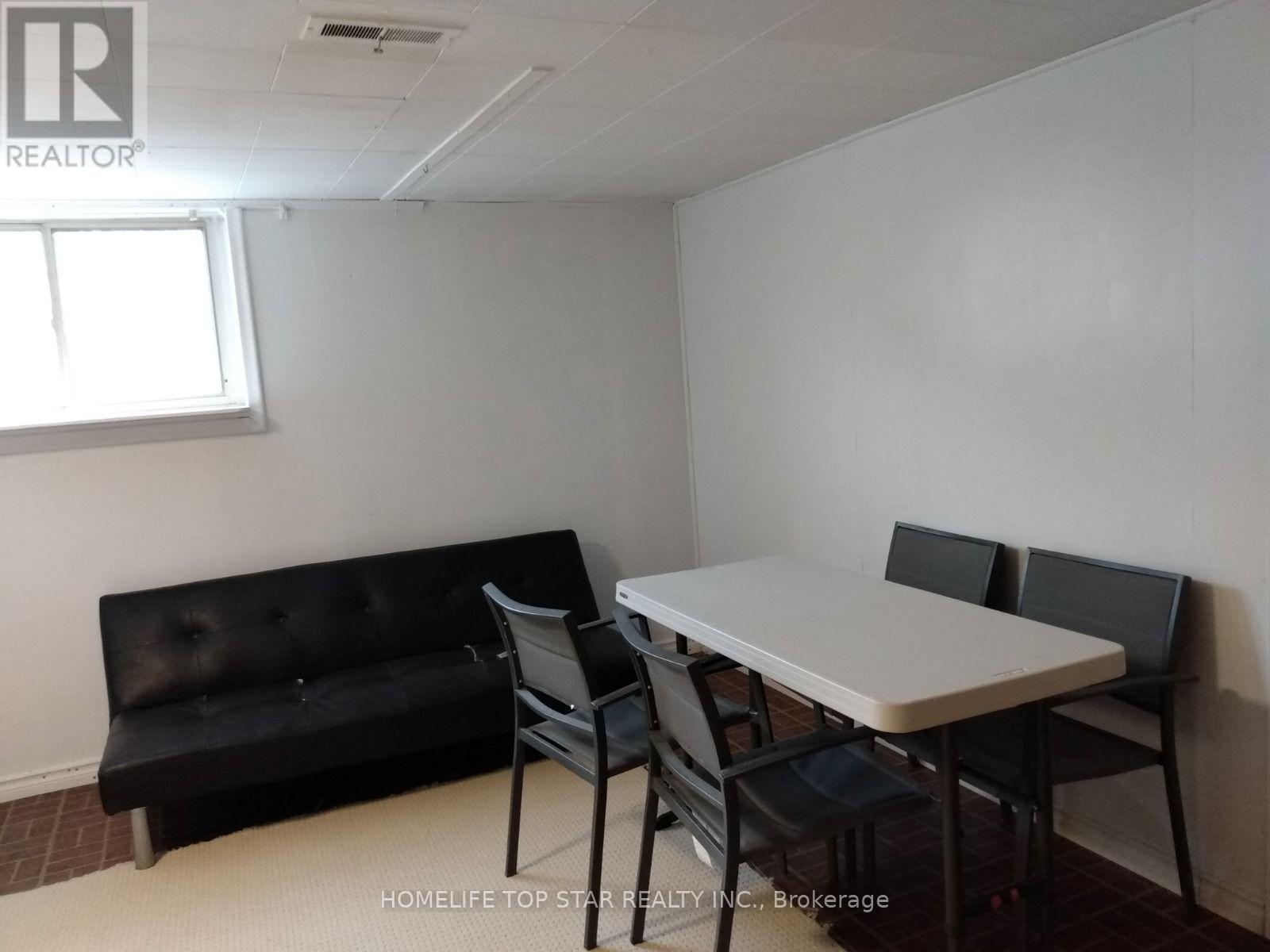 37 Macdonald Avenue, Toronto, Ontario  M9N 2E3 - Photo 5 - W13588200